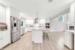 3304 Moran Rd, Tampa, FL 33618 - Photo 3