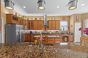 5326 Napa Dr, Sarasota, FL 34243 - Photo 9