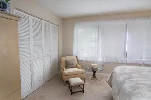 5635 Golf Pointe Dr, Sarasota, FL 34243 - Photo 15