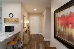 5635 Golf Pointe Dr, Sarasota, FL 34243 - Photo 3