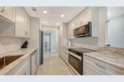 131 Whispering Sands Circle #V33, Sarasota, FL 34242 - Photo 17