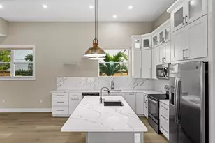 2311 Sandrala Dr, Sarasota, FL 34231 - Photo 9