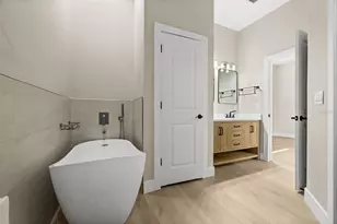 2311 Sandrala Dr, Sarasota, FL 34231 - Photo 21