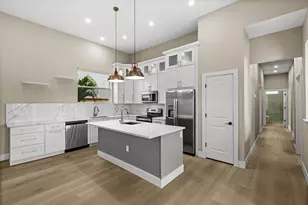 2311 Sandrala Dr, Sarasota, FL 34231 - Photo 7