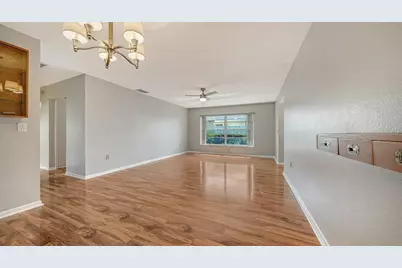 4103 Center Gate Boulevard #2, Sarasota, FL 34233 - Photo 7