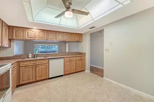 4103 Center Gate Blvd, Sarasota, FL 34233 - Photo 13