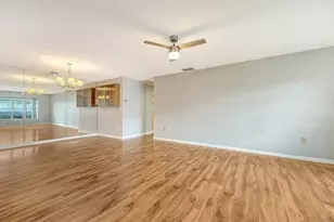 4103 Center Gate Blvd, Sarasota, FL 34233 - Photo 3