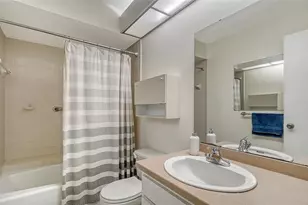 4103 Center Gate Blvd, Sarasota, FL 34233 - Photo 23