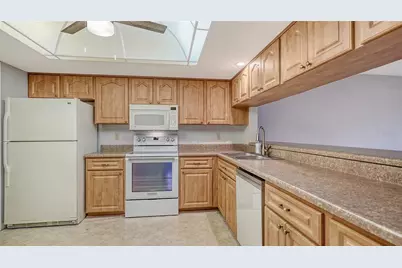 4103 Center Gate Boulevard #2, Sarasota, FL 34233 - Photo 7