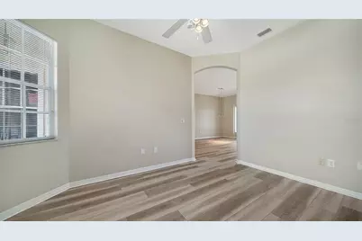 5939 Sandstone Avenue, Sarasota, FL 34243 - Photo 11