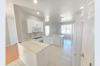 4211 2nd Avenue E, Bradenton, FL 34208 - Photo 3