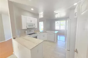 4211 2nd Ave E, Bradenton, FL 34208 - Photo 3