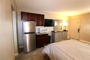 7150 N Tamiami Trl, Sarasota, FL 34243 - Photo 5