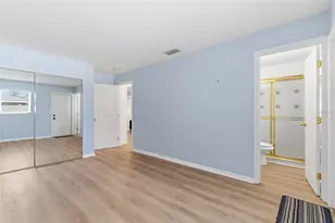 2227 Montclair Dr, Sarasota, FL 34231 - Photo 11