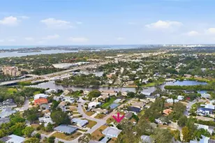 2227 Montclair Dr, Sarasota, FL 34231 - Photo 19