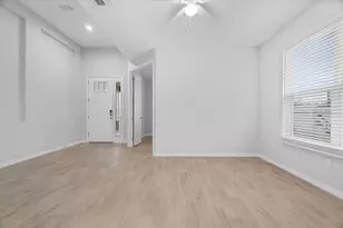 6312 Laurelcrest Gln, Palmetto, FL 34221 - Photo 9