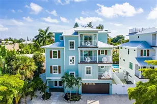 336 Avenida De Mayo, Sarasota, FL 34242 - Photo 1