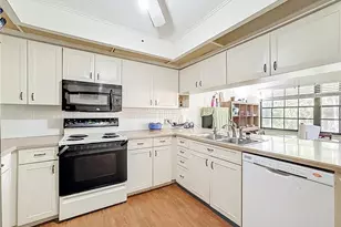 7792 Fairway Woods Dr, Sarasota, FL 34238 - Photo 15