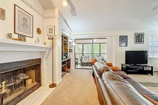 7792 Fairway Woods Dr, Sarasota, FL 34238 - Photo 9