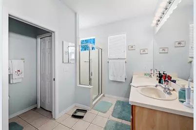 7708 32nd Street E, Sarasota, FL 34243 - Photo 15