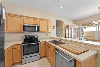 7708 32nd Street E, Sarasota, FL 34243 - Photo 9