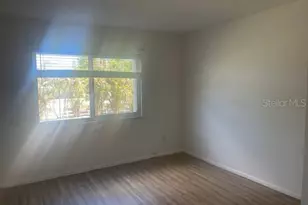 1540 Glen Oaks Dr E, Sarasota, FL 34232 - Photo 9