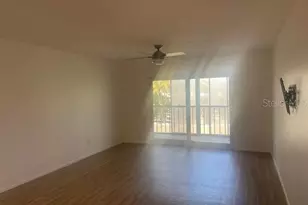 1540 Glen Oaks Dr E, Sarasota, FL 34232 - Photo 7