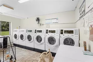 1540 Glen Oaks Dr E, Sarasota, FL 34232 - Photo 17