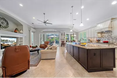 7825 Troon Court, Lakewood Ranch, FL 34202 - Photo 9