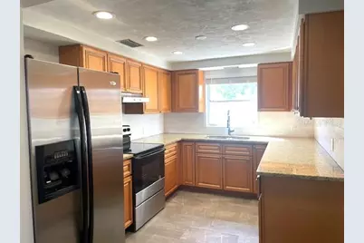 7464 Cass Circle, Sarasota, FL 34231 - Photo 5