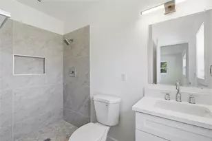 5200 26th Ave N, Saint Petersburg, FL 33710 - Photo 13