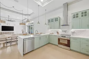 408 Jackson Dr, Sarasota, FL 34236 - Photo 5