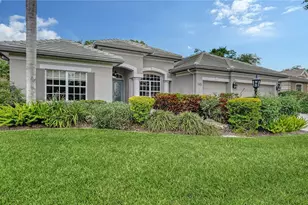 4823 Carrington Cir, Sarasota, FL 34243 - Photo 1