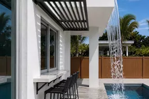 2125 Datura St, Sarasota, FL 34239 - Photo 9