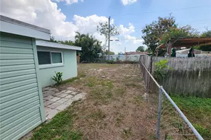 2120 Bayshore Gardens Pkwy, Bradenton, FL 34207 - Photo 41