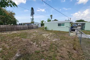 2120 Bayshore Gardens Pkwy, Bradenton, FL 34207 - Photo 39