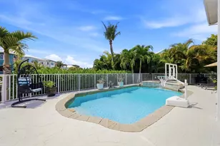 7755 Holiday Dr N, Sarasota, FL 34231 - Photo 39