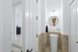 7755 Holiday Dr N, Sarasota, FL 34231 - Photo 17