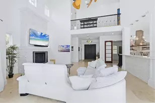 7755 Holiday Dr N, Sarasota, FL 34231 - Photo 5