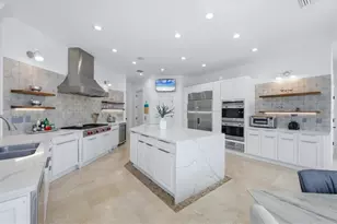 7755 Holiday Dr N, Sarasota, FL 34231 - Photo 7