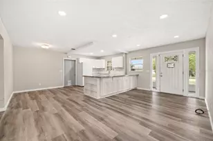 5929 Murdock Ave, Sarasota, FL 34231 - Photo 11