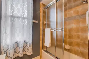 4801 Edgemont Ct, Sarasota, FL 34233 - Photo 29