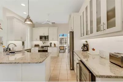 4801 Edgemont Court, Sarasota, FL 34233 - Photo 13