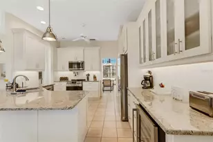 4801 Edgemont Ct, Sarasota, FL 34233 - Photo 13