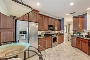 8128 Villa Grande Ct, Sarasota, FL 34243 - Photo 11