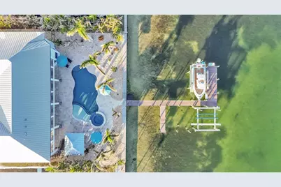 635 Key Royale Drive, Holmes Beach, FL 34217 - Photo 13