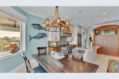 635 Key Royale Drive, Holmes Beach, FL 34217 - Photo 67