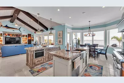 635 Key Royale Drive, Holmes Beach, FL 34217 - Photo 71