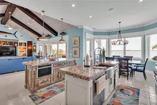 635 Key Royale Dr, Holmes Beach, FL 34217 - Photo 71