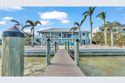 635 Key Royale Drive, Holmes Beach, FL 34217 - Photo 31